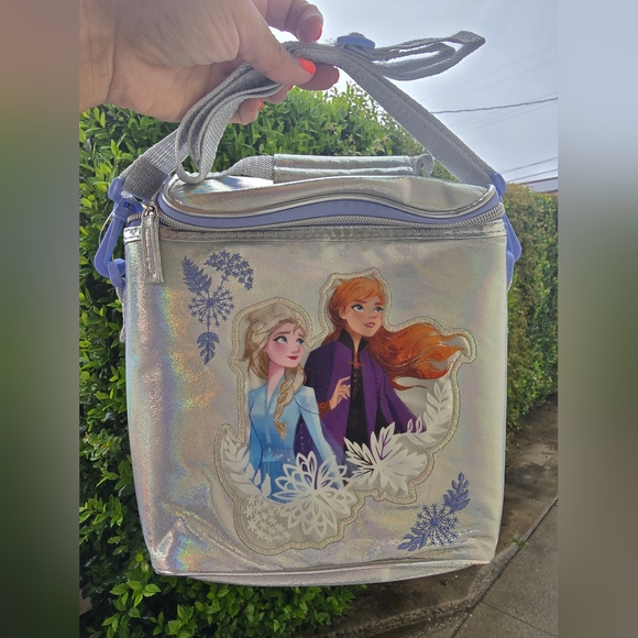 NWT Frozen Themed Silver Lunch Bag - Picture 2 of 5